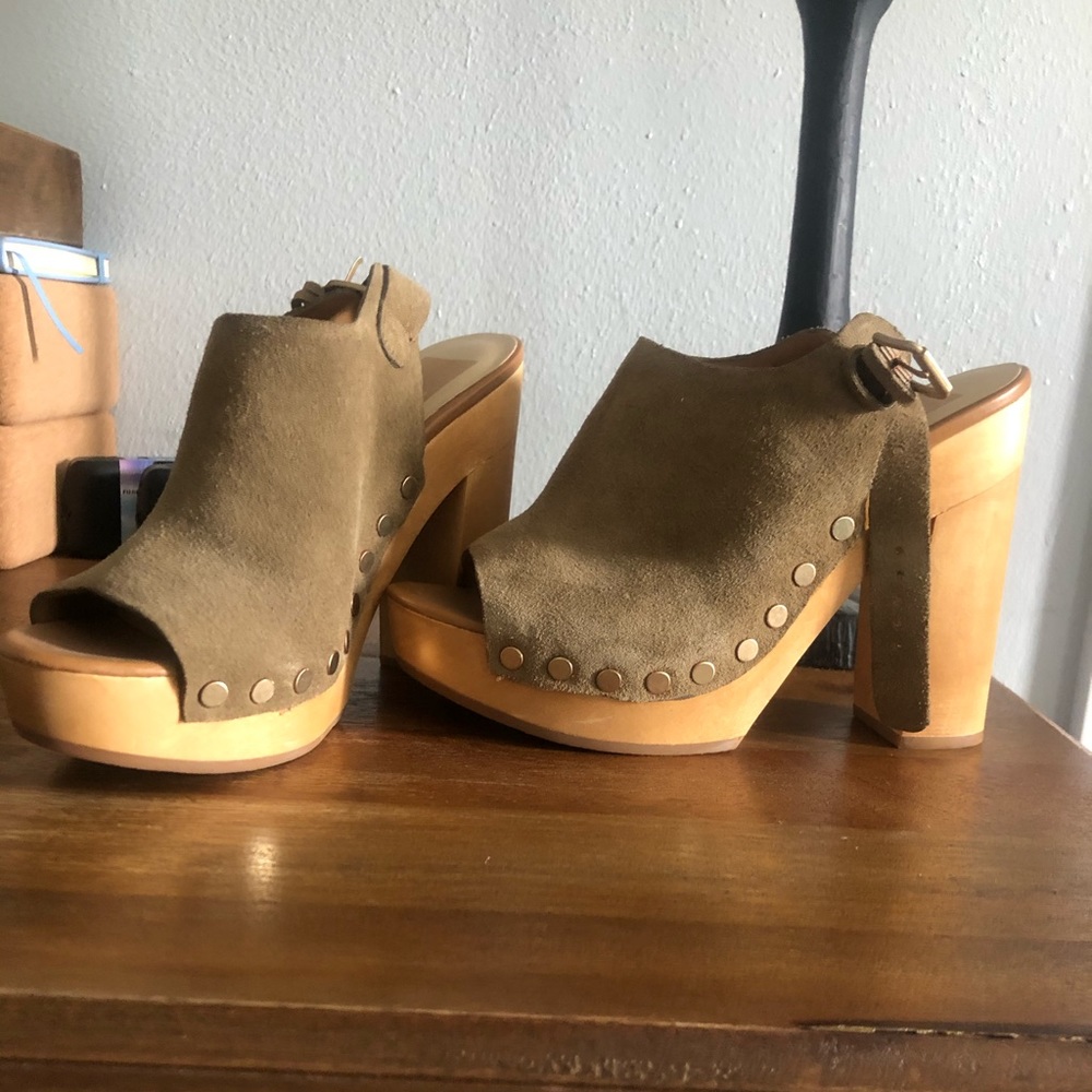 Dolce Vita Wedges!
